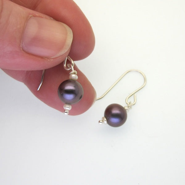 Black & white fresh water pearls earrings